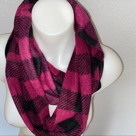 Old Navy Infinity Scarf - Picture 6 of 7